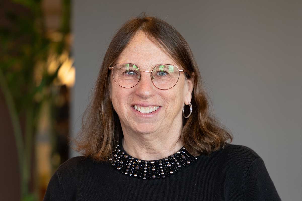 A portrait photo of Dr. Elizabeth Hawthorne